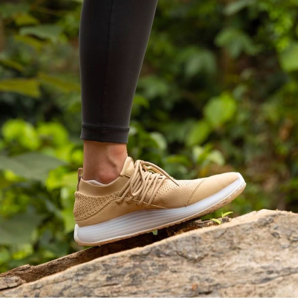 NIB Lane Eight Trainer in Cashew Size 9.5